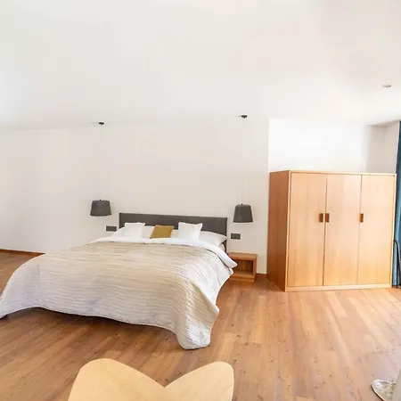 Longhin - Self Check In Maloja