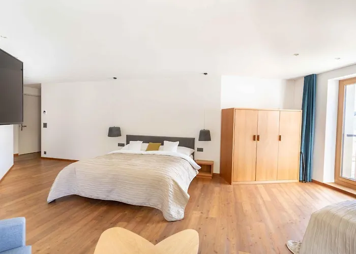 Longhin - Self Check In Maloja